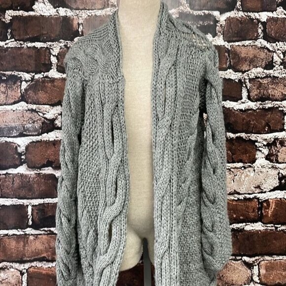 BLAYDE Sweater Cardigan NWT Chunky Cable Knit Gray Waterfall Wool Size Small - Picture 2 of 12